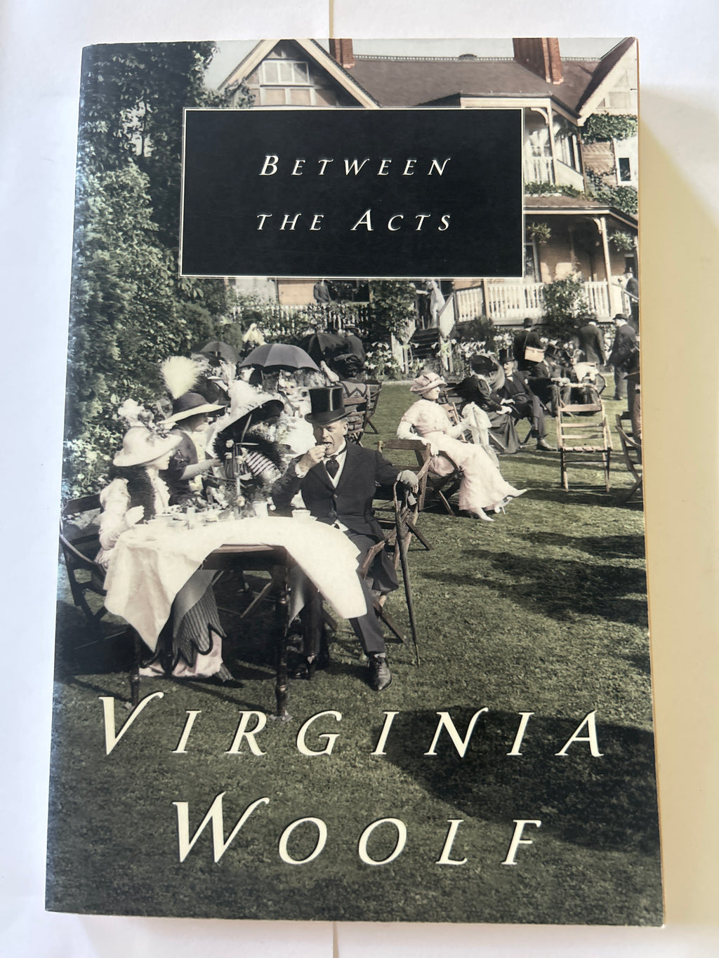 Between the acts - Virginia