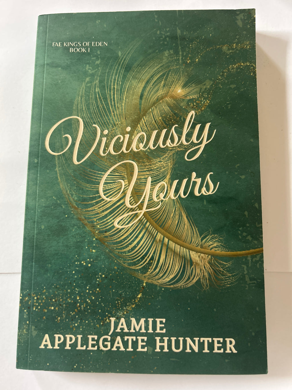 Viciously yours - Jamie applegate hunter