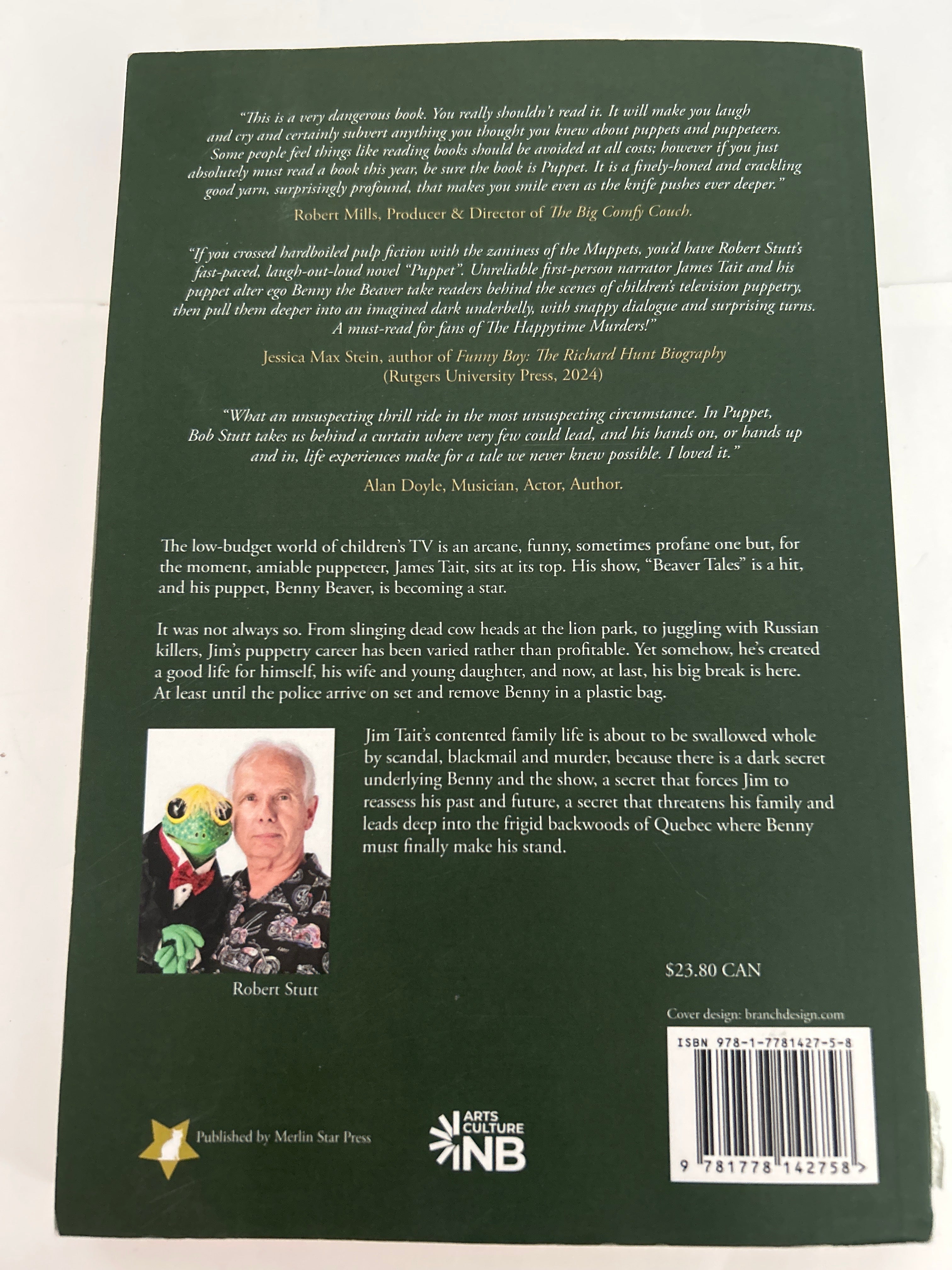 A novel of suspense puppet - Robert Stuart