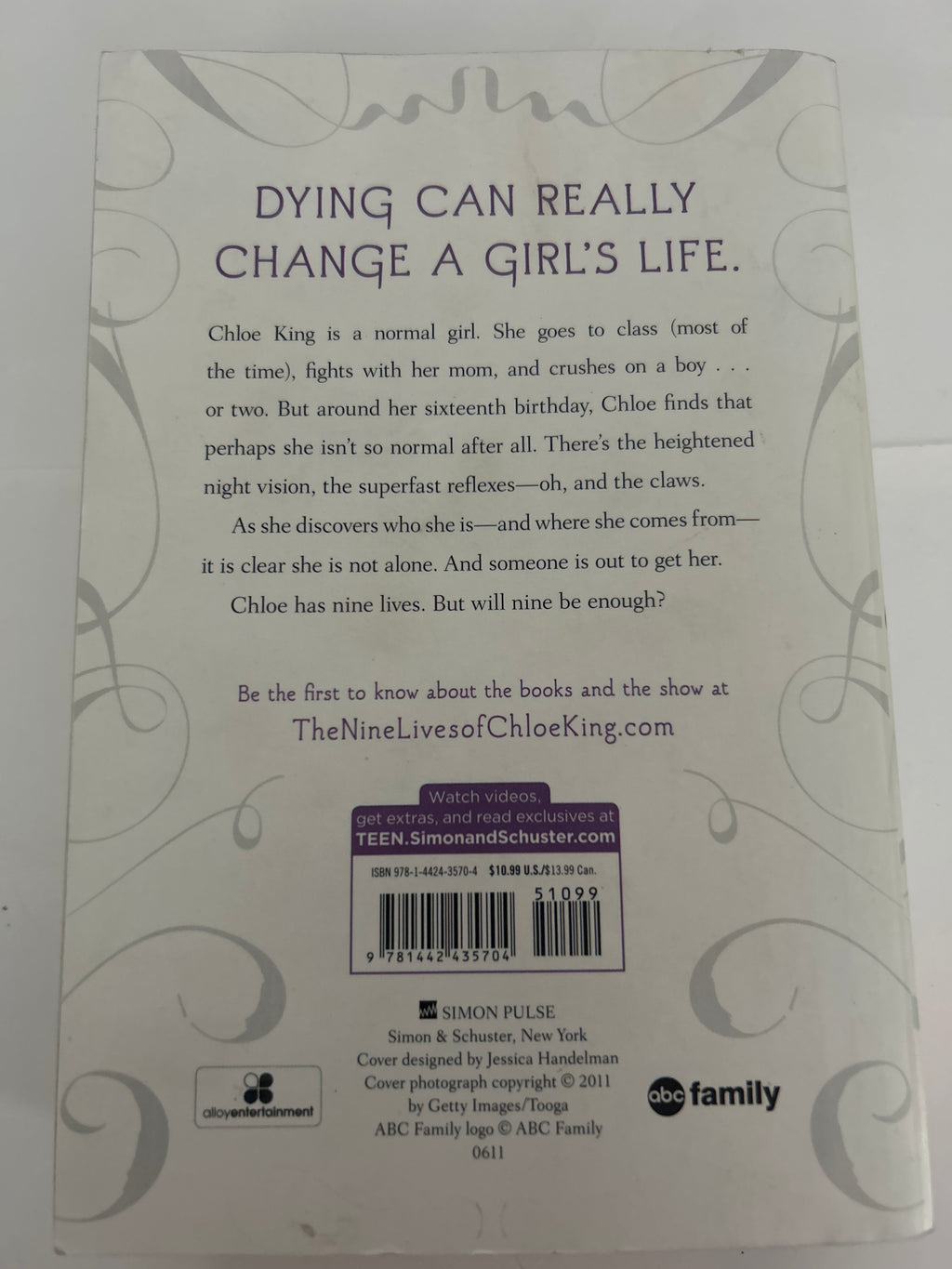 The nine lives of - Chloe king