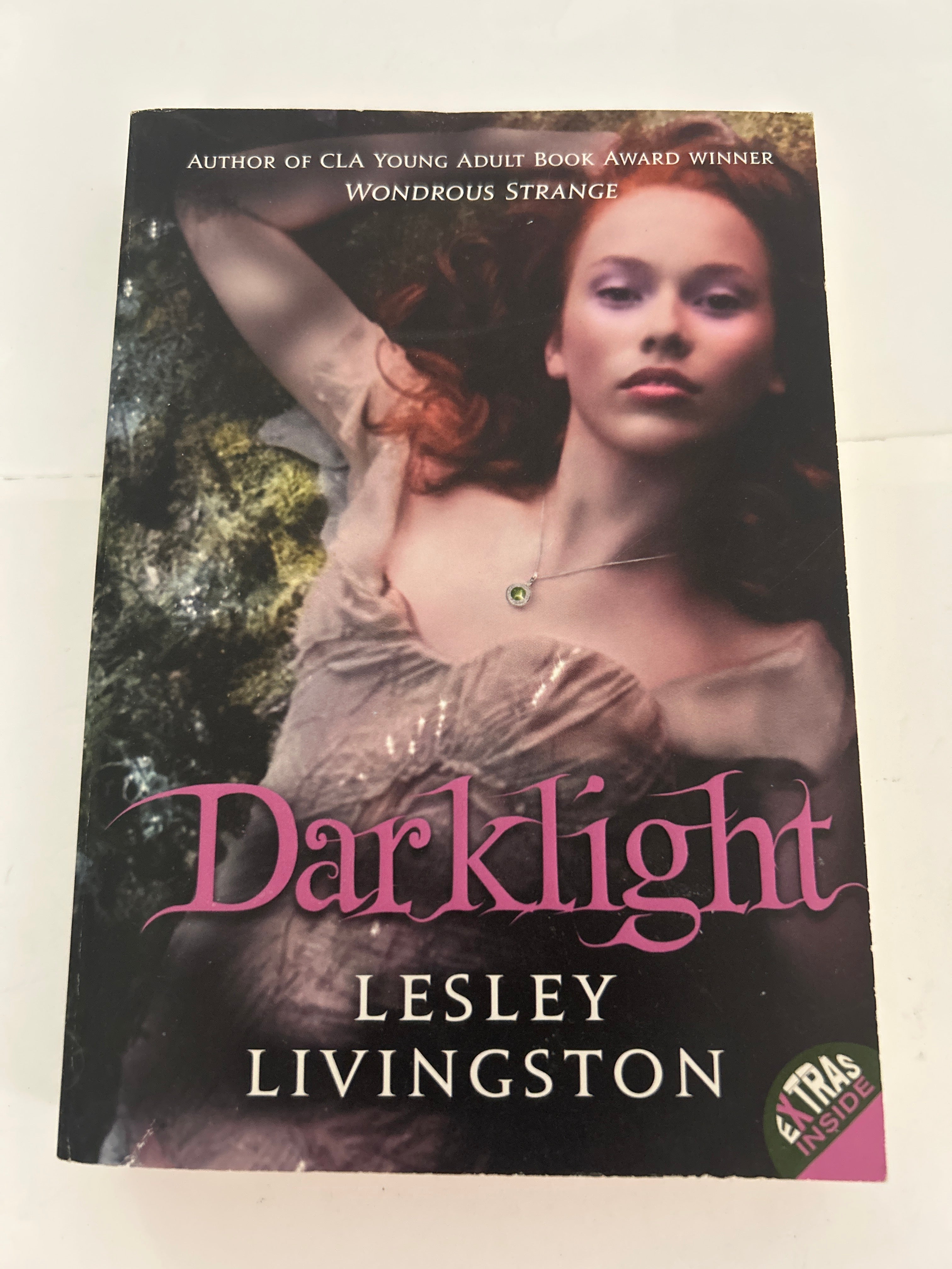 Dark light - Lesley Livingston