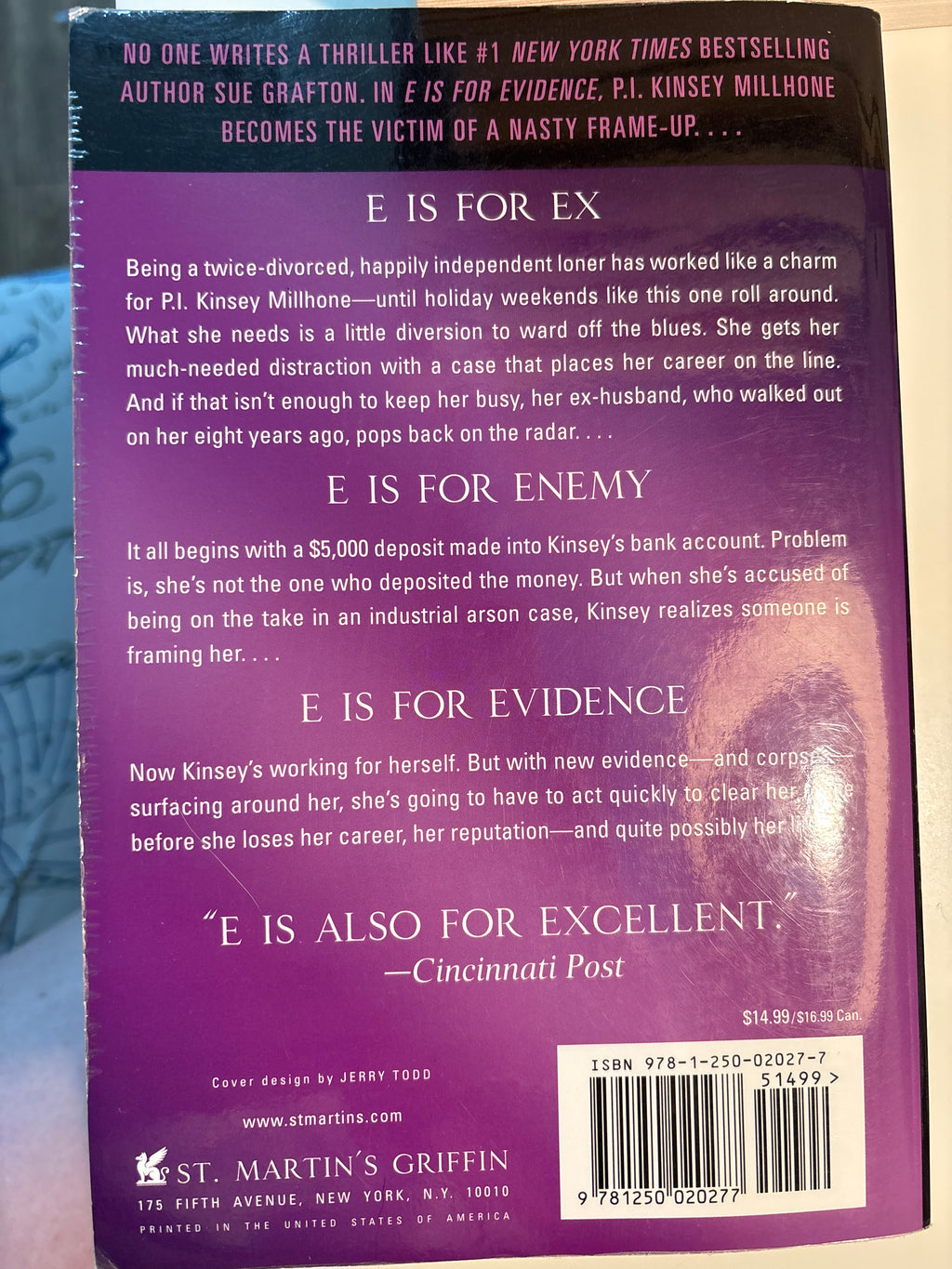 E is for Evidence - Sue Grafton