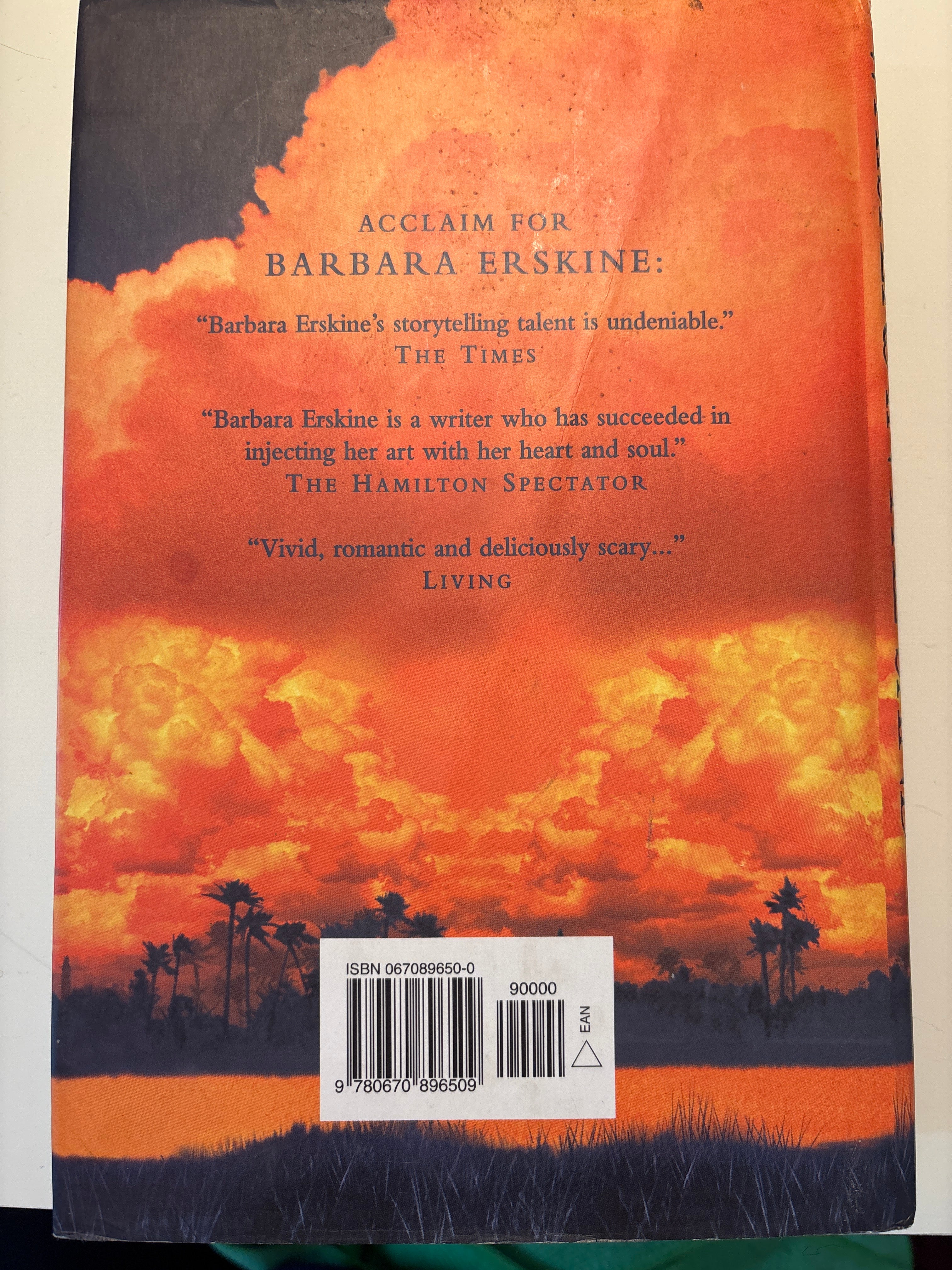 Whispers in The Sand - Barbra Erskine