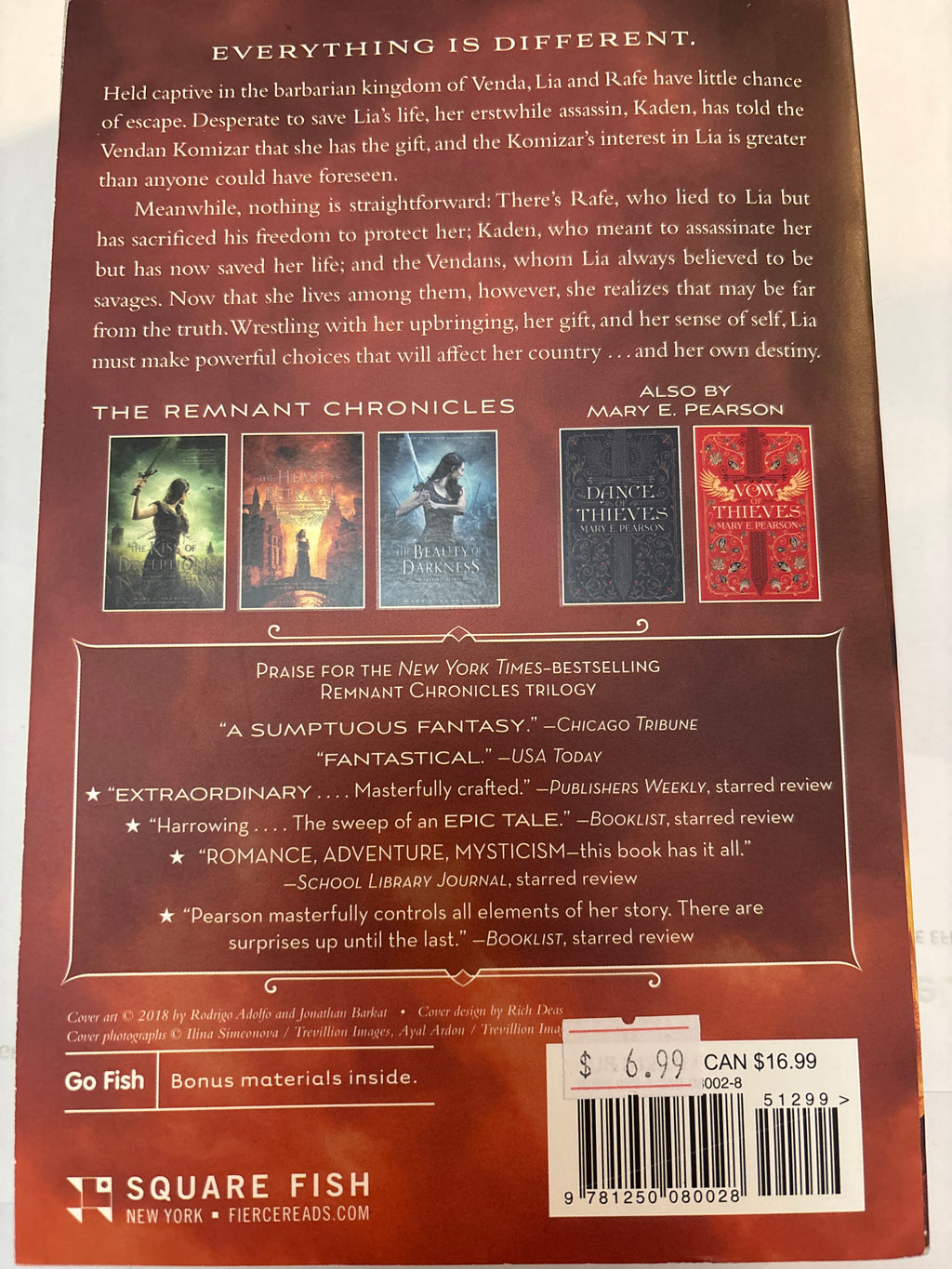 The Heart of Betrayal - Mary E. Pearson