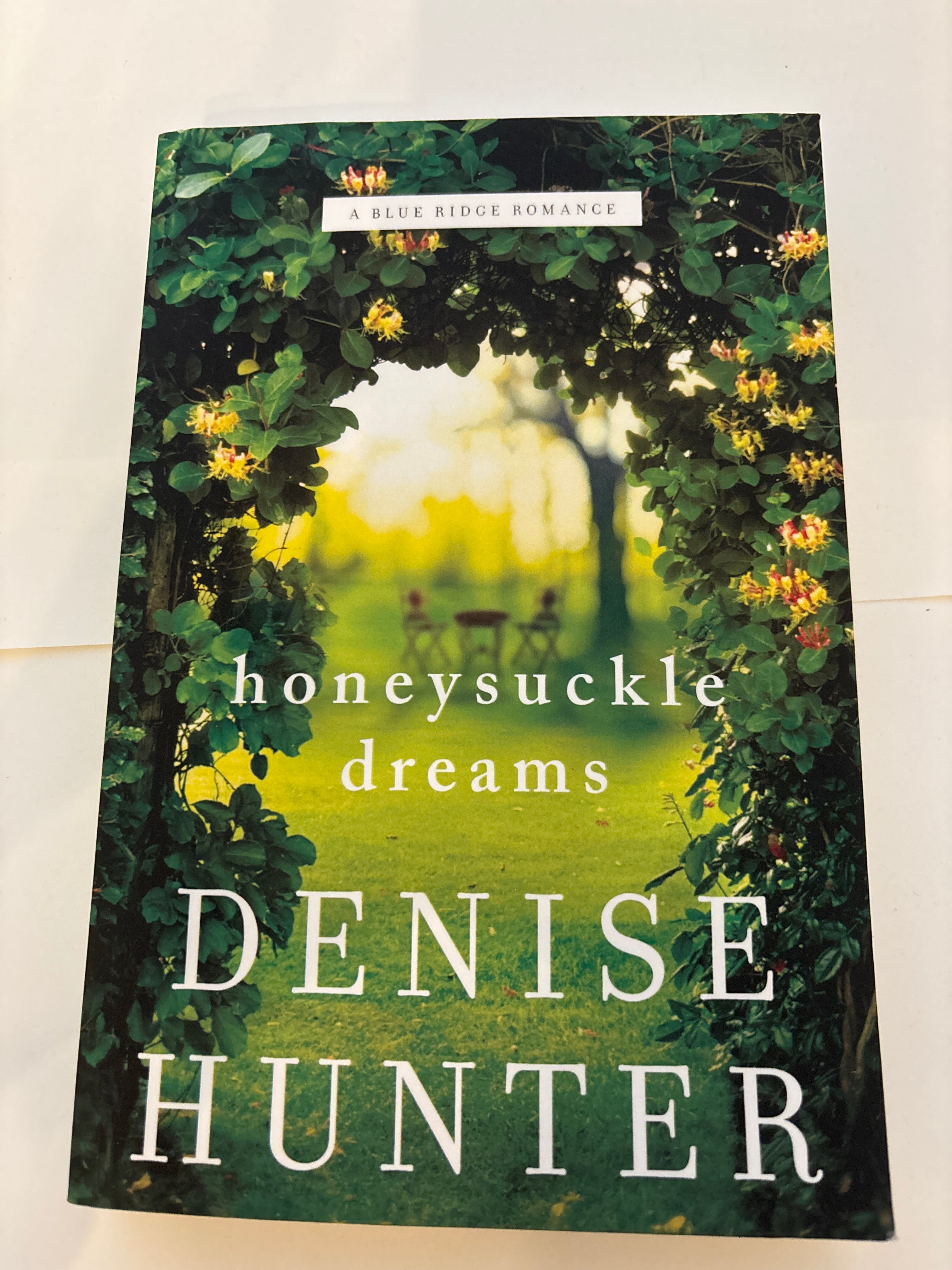 Honeysuckle Dreams - Denise Hunter