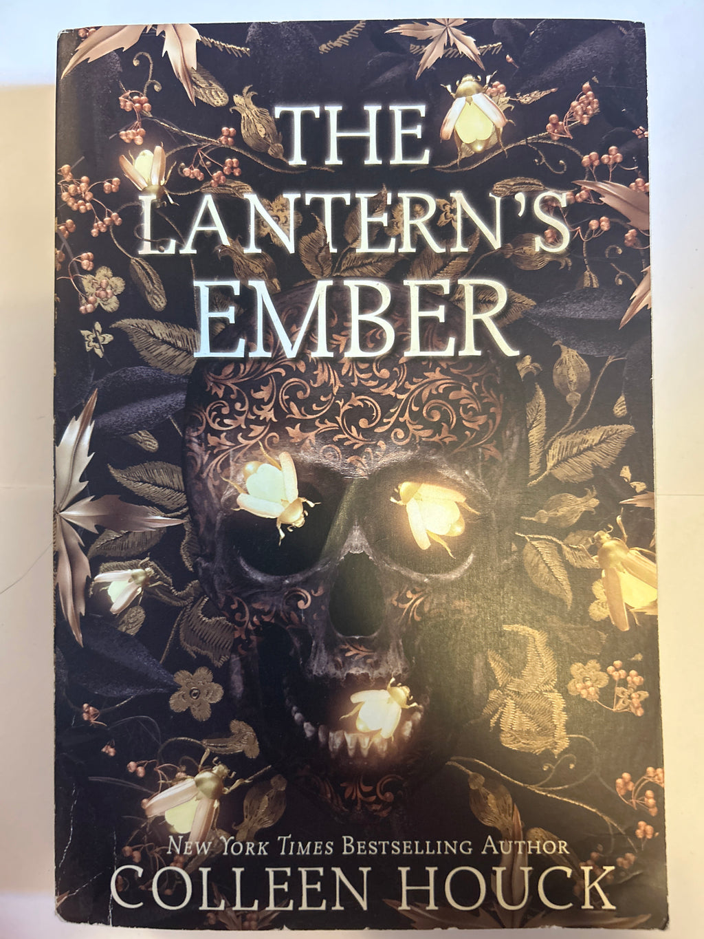 The lanterns ember - Colleen Houck