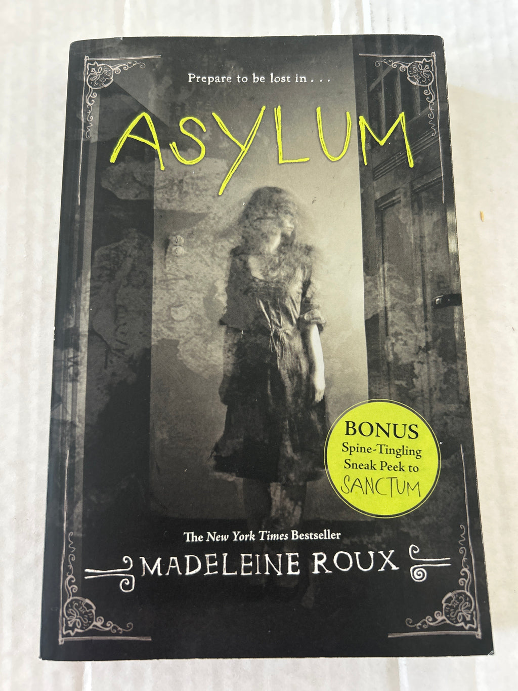 Asylum - Madeleine Roux