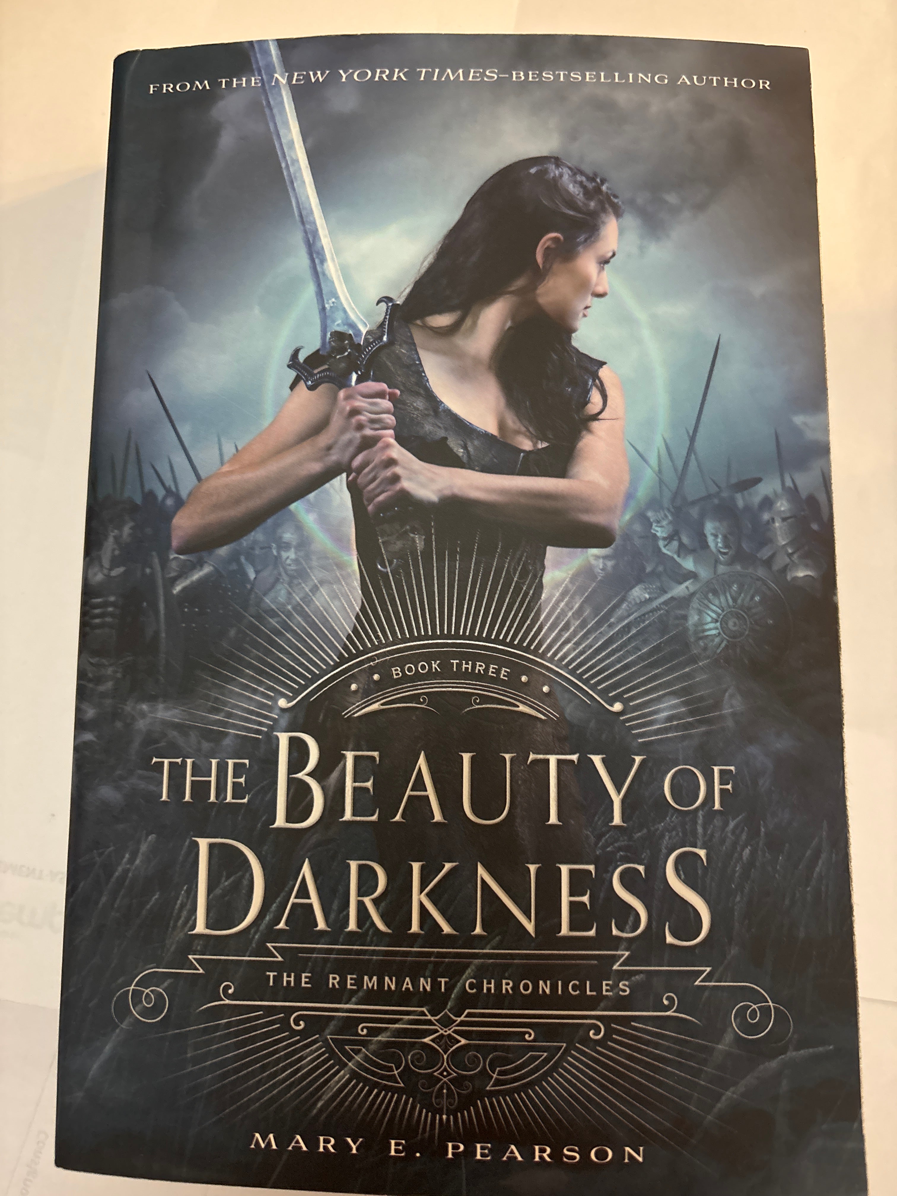 The Beauty of Darkness - Mary E. Pearson