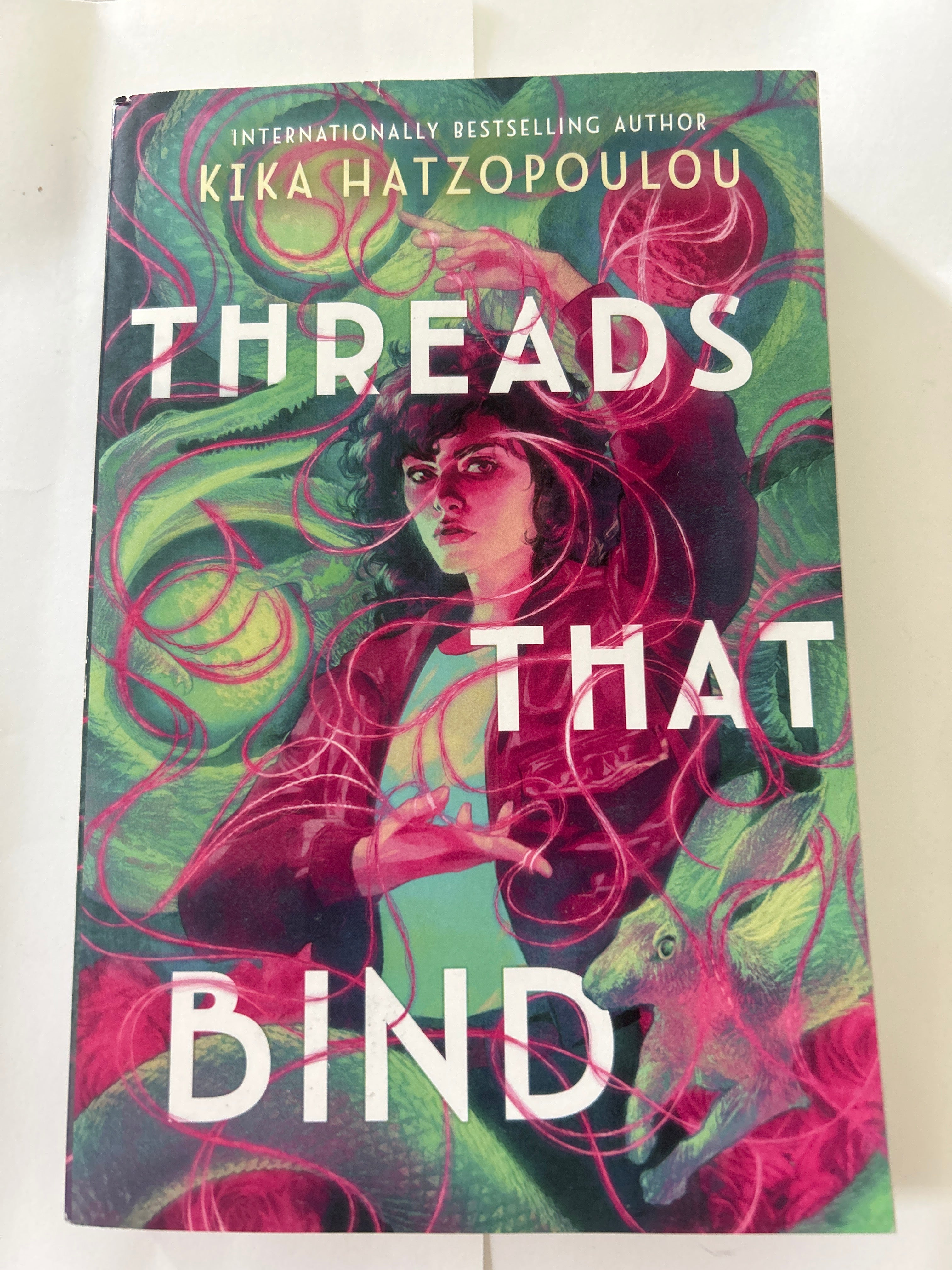 Threads that blind - kika hatzopoulou