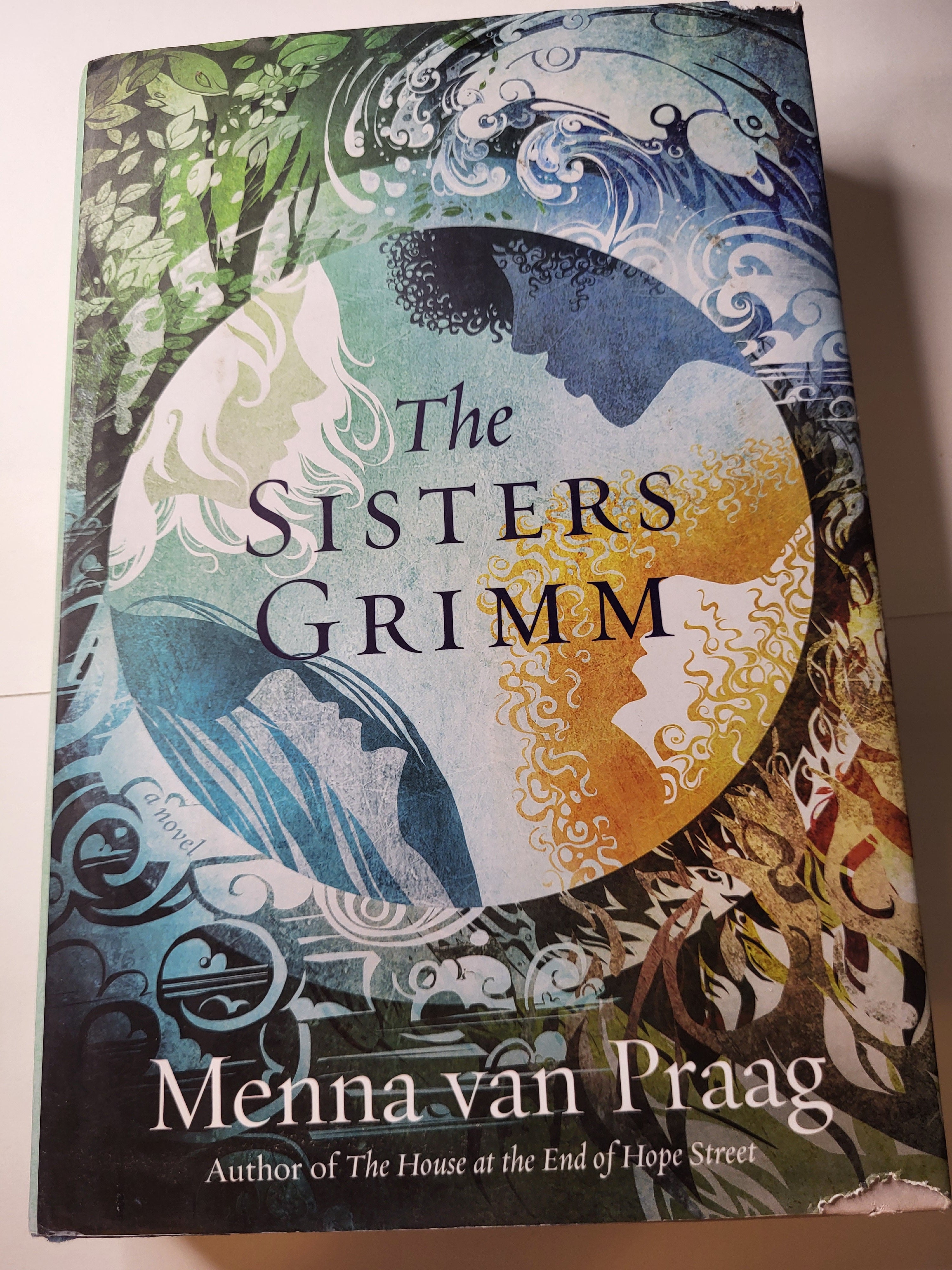 The Sister Grimm - Menna Van Praag