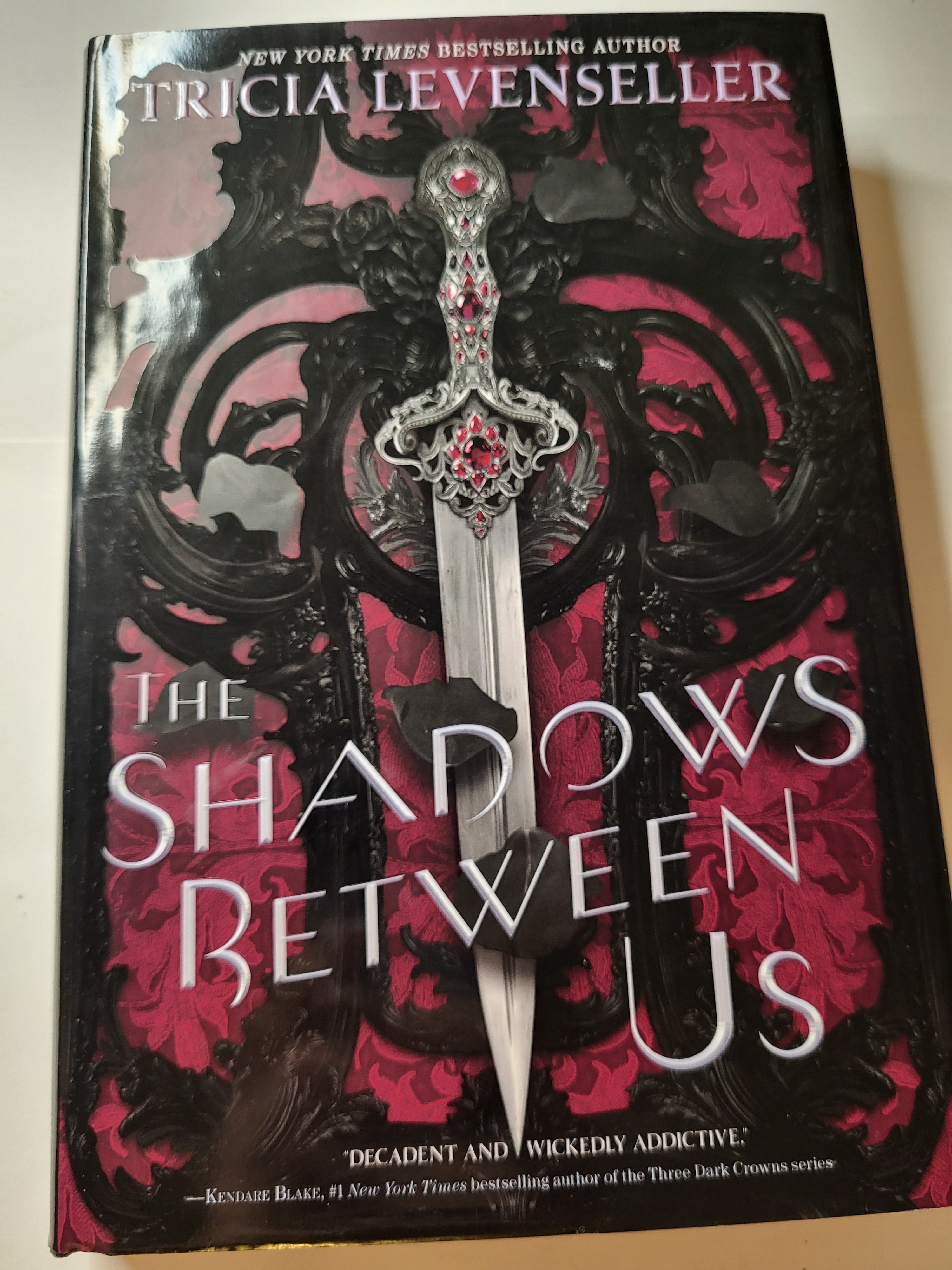 The Shadows Between Us - Tricia Levenseller