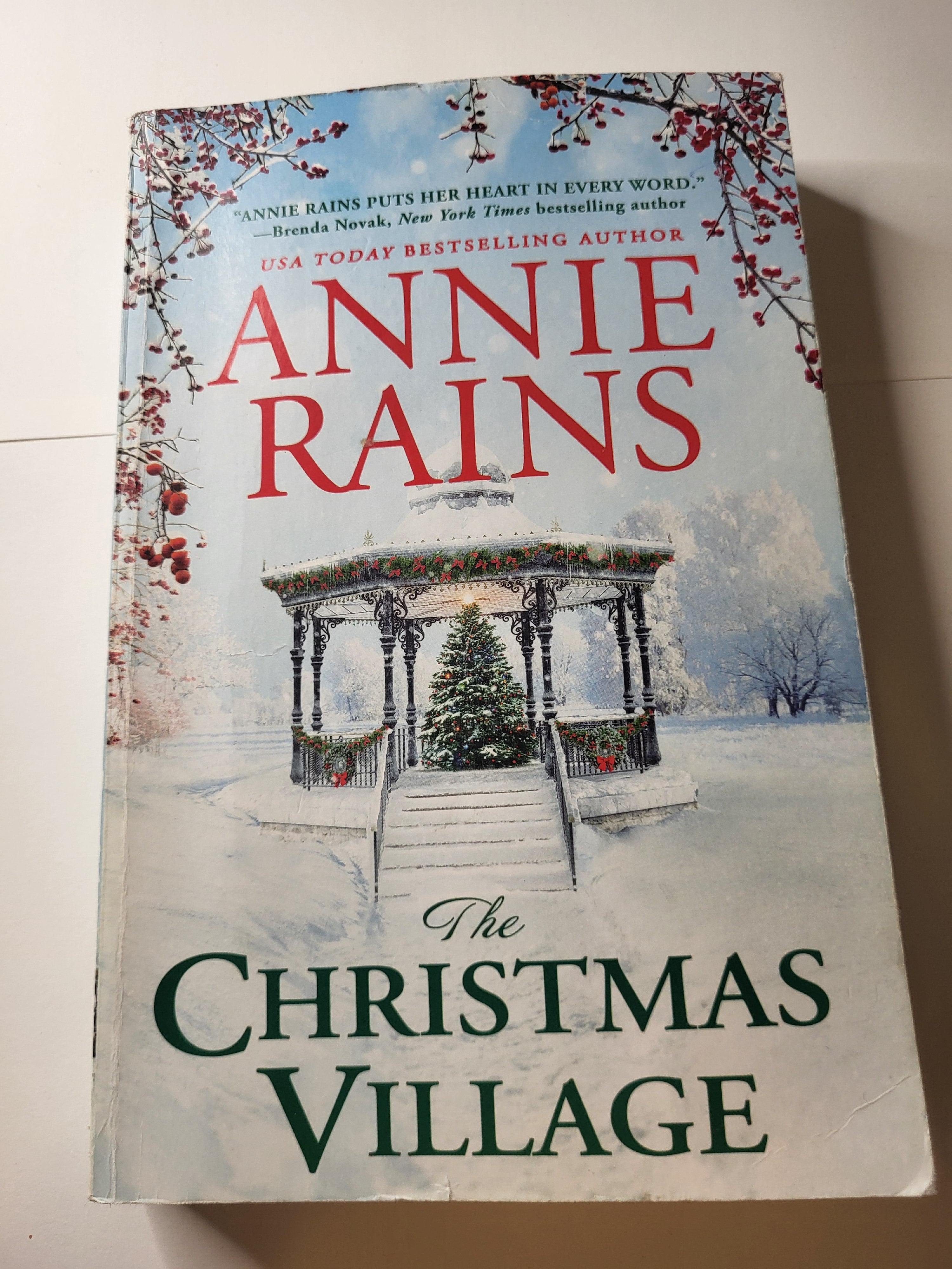 The Christmas Village - Annie Rains
