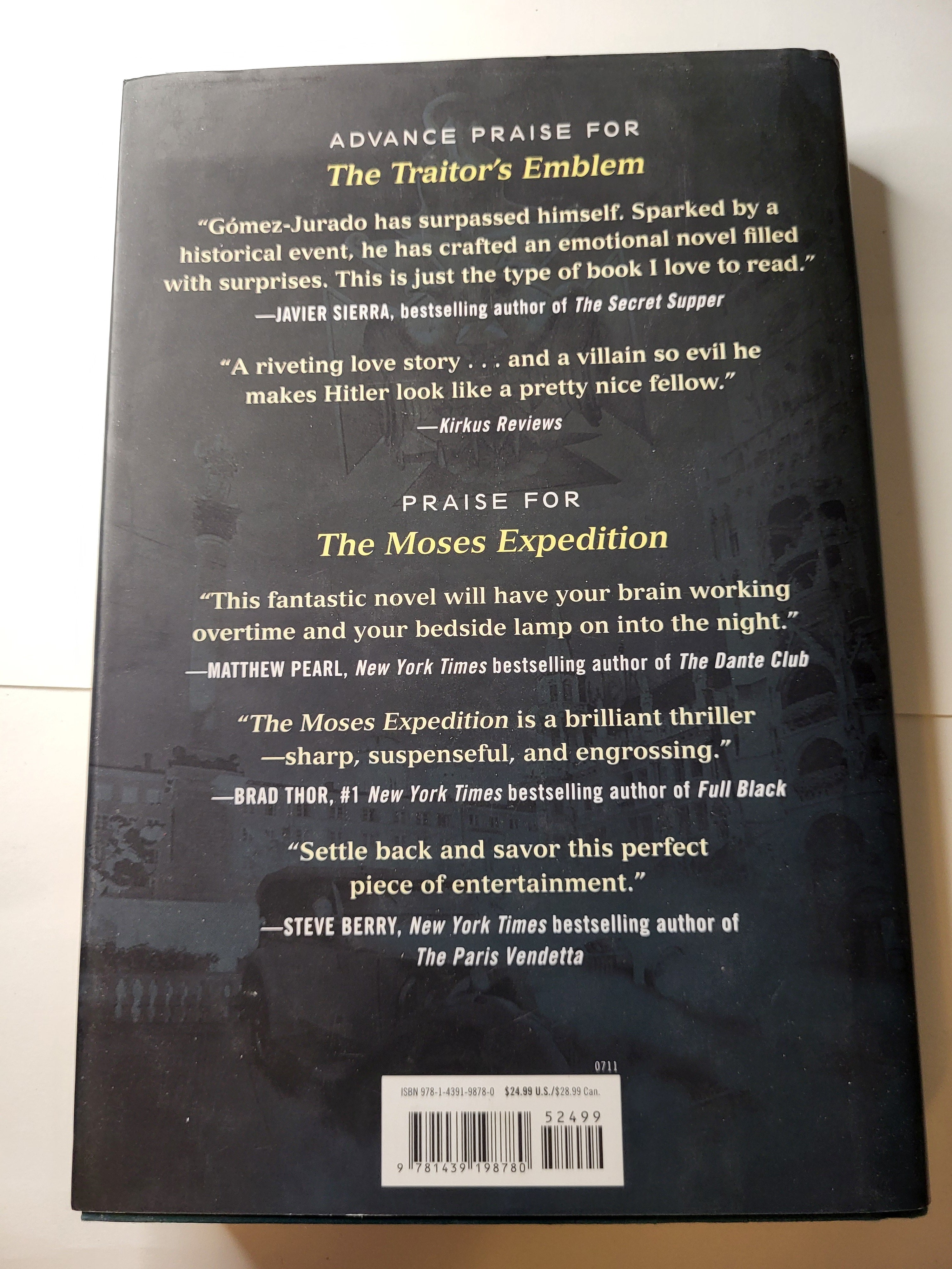 The Traitor's Emblem - Juan Gomez-Jurado